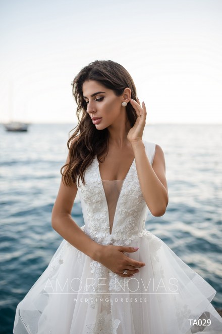 https://amore-novias.com/images/stories/virtuemart/product/TA029       (2).jpg